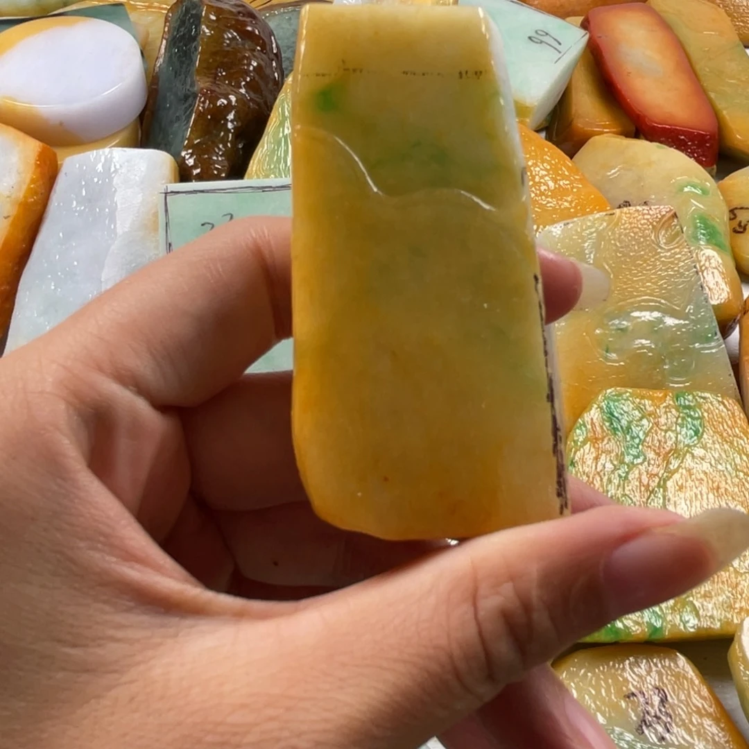 【闪购商品】颈饰未镶嵌翡翠翡翠