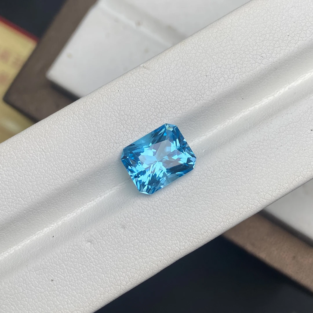 托帕石魔鬼蓝 手工精切 雷迪恩形裸石 5到6克拉