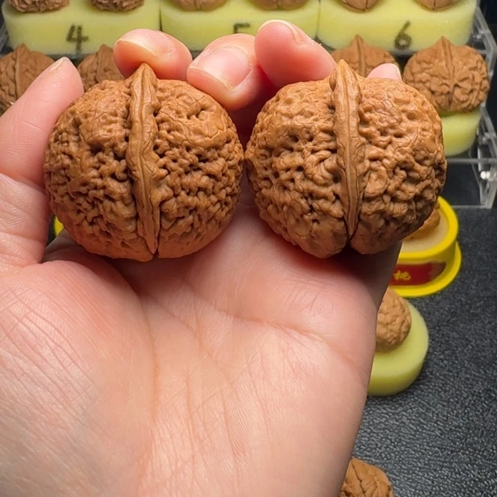 文玩核桃把件21号车