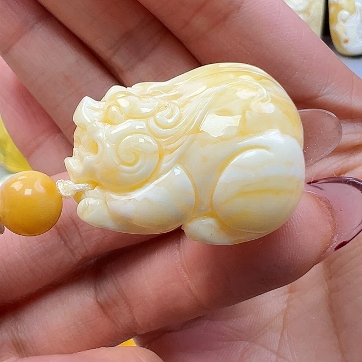 蜜蜡未镶嵌珠宝奇石
