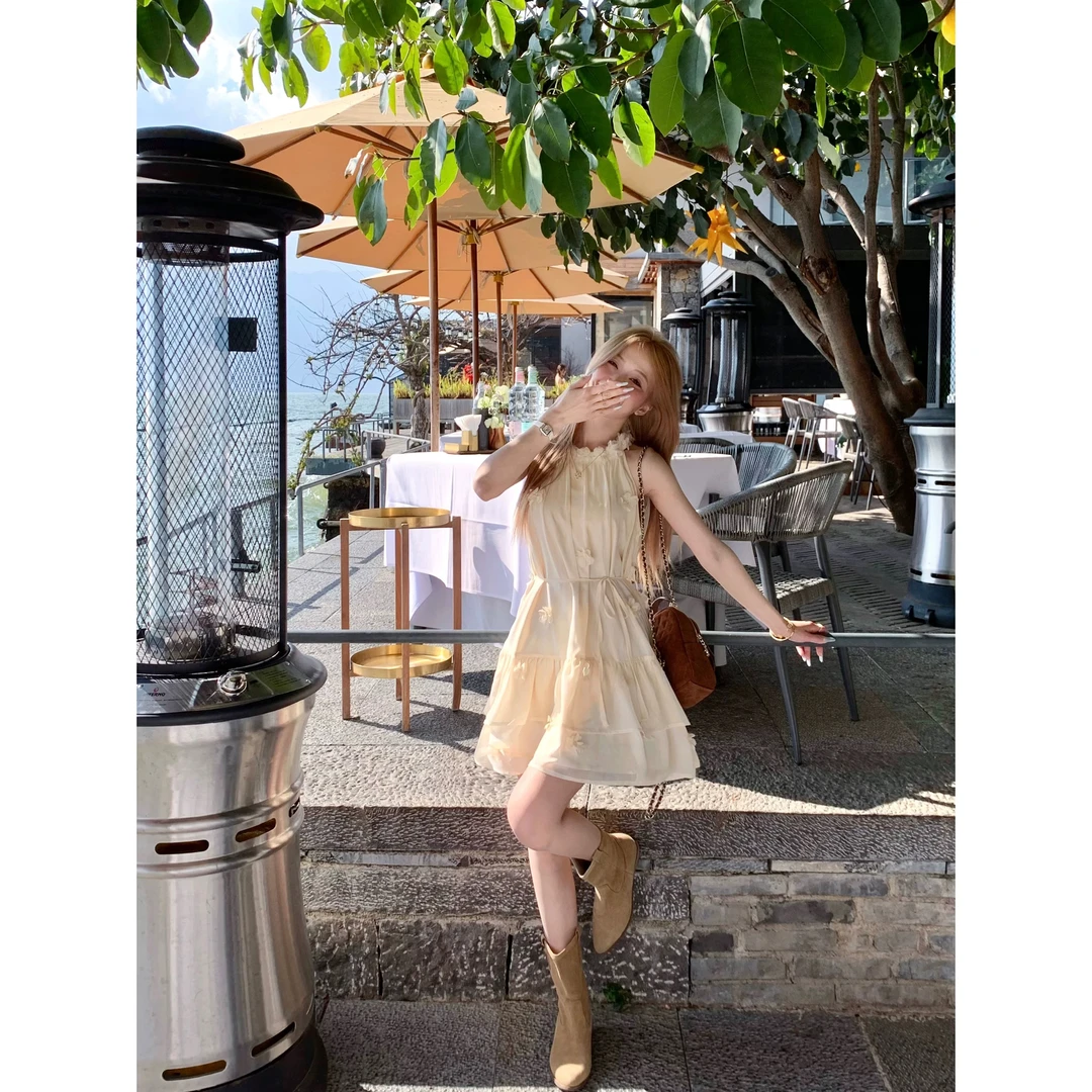 甜美挂脖连衣裙女夏季新款海边度假仙女裙收腰设计小个子公主短裙