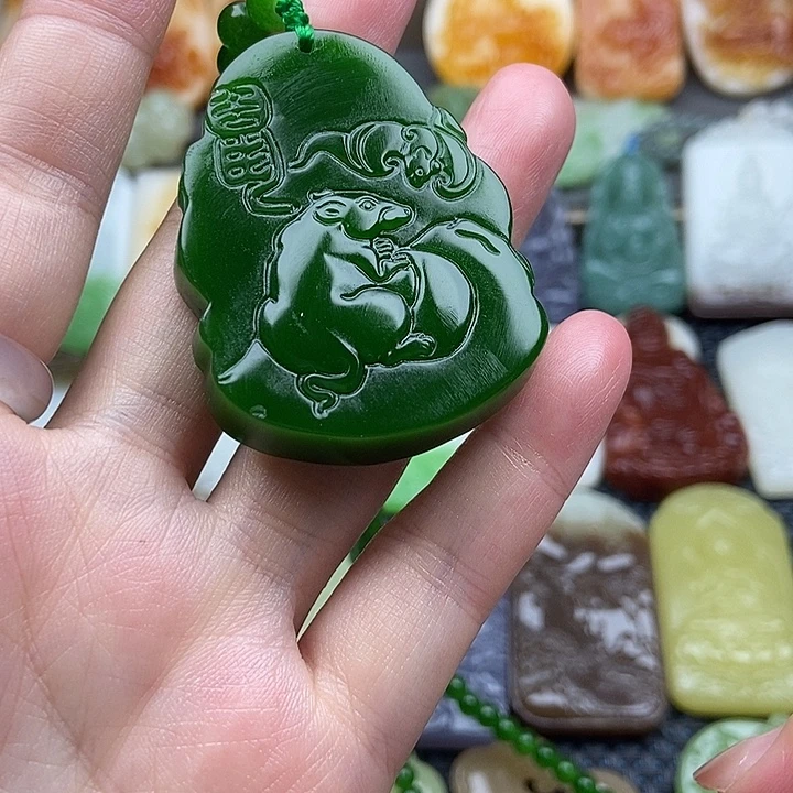 石英岩玉未镶嵌颈饰