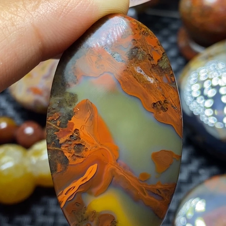 玛瑙/玉髓颈饰未镶嵌云****)