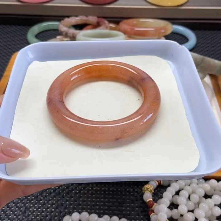 未镶嵌手镯石英岩玉