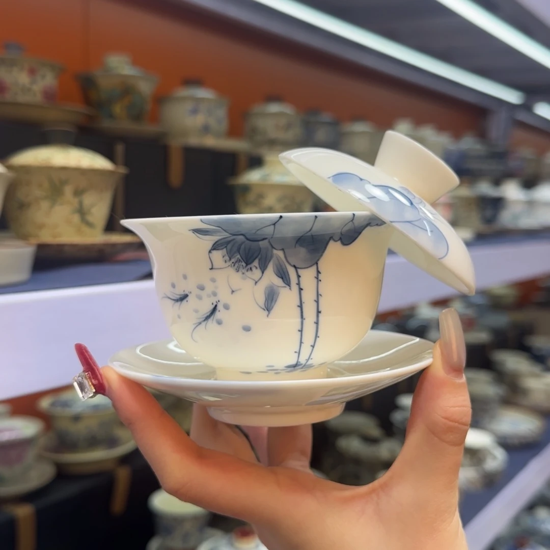 我在外面吃饭呢你在哪了我