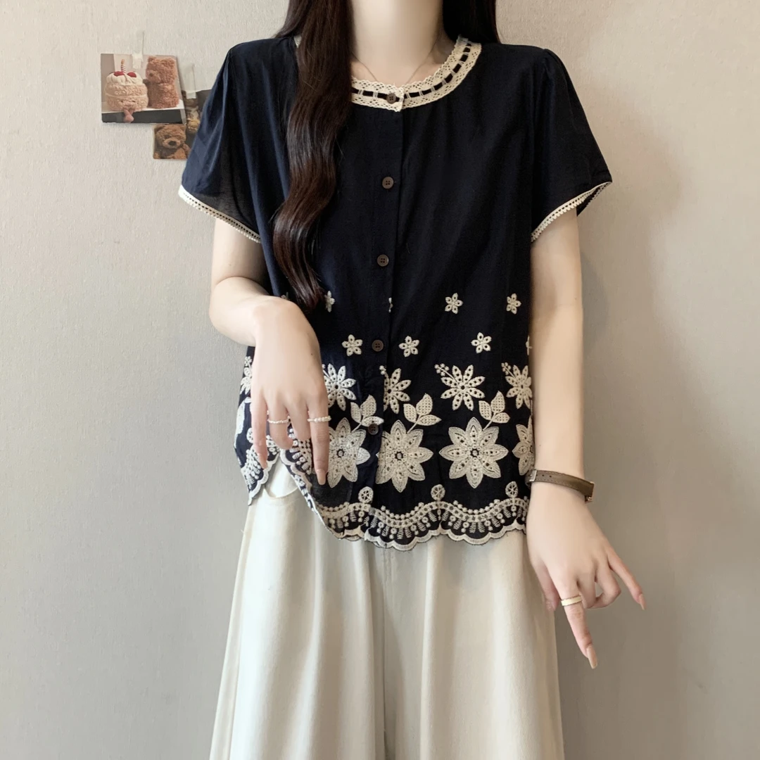 洋气减龄刺绣短袖衬衫女2025新款夏季大码微胖遮肚子显瘦圆领上衣