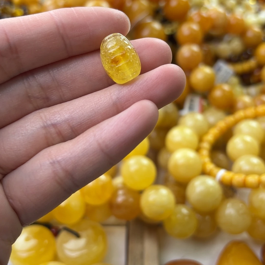 琥珀珠宝奇石未镶嵌