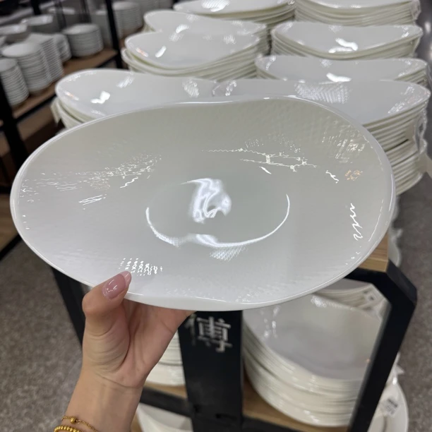 酒店餐厅白色简约椭圆形菜盘创意意境鱼盘餐具陶瓷盘子大号餐盘