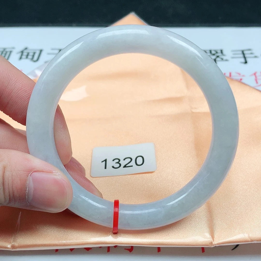 翡翠手镯未镶嵌圈56