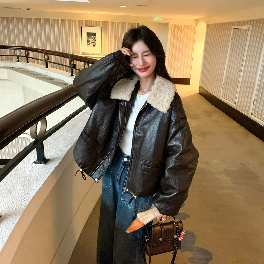 咖色PU皮羽绒服女款爆款2025新款冬季复古高级感90白鸭绒加厚外套