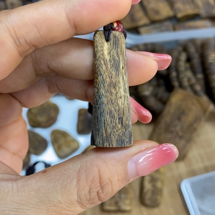 沉香沉香碎屑奇楠沉香块