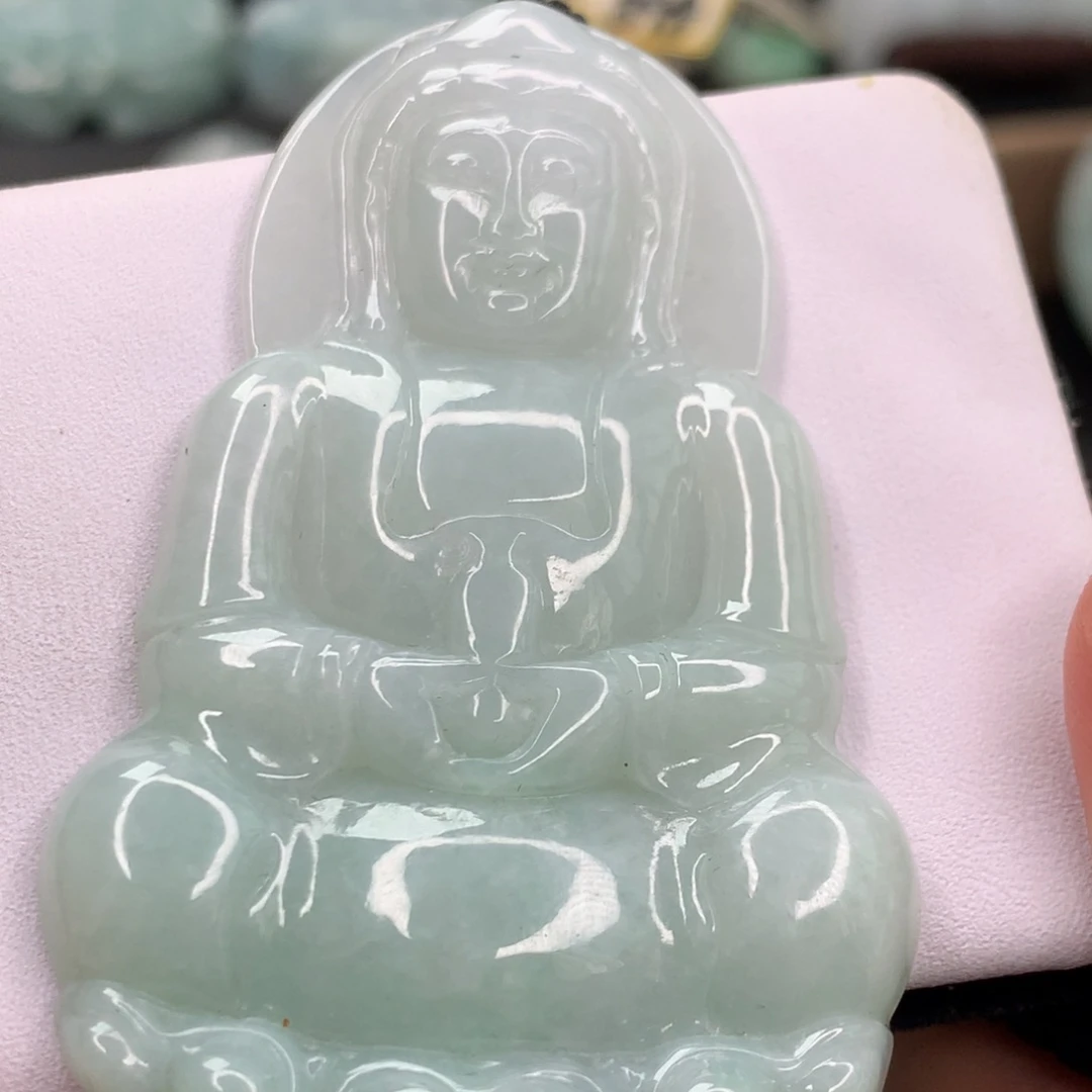 翡翠未镶嵌颈饰观音