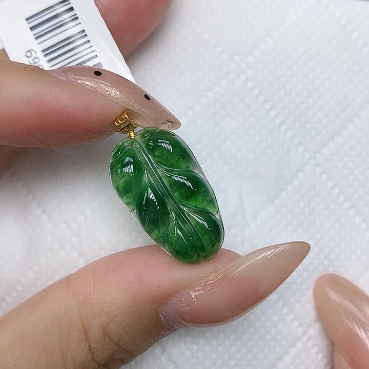 颈饰18K金镶嵌翡翠