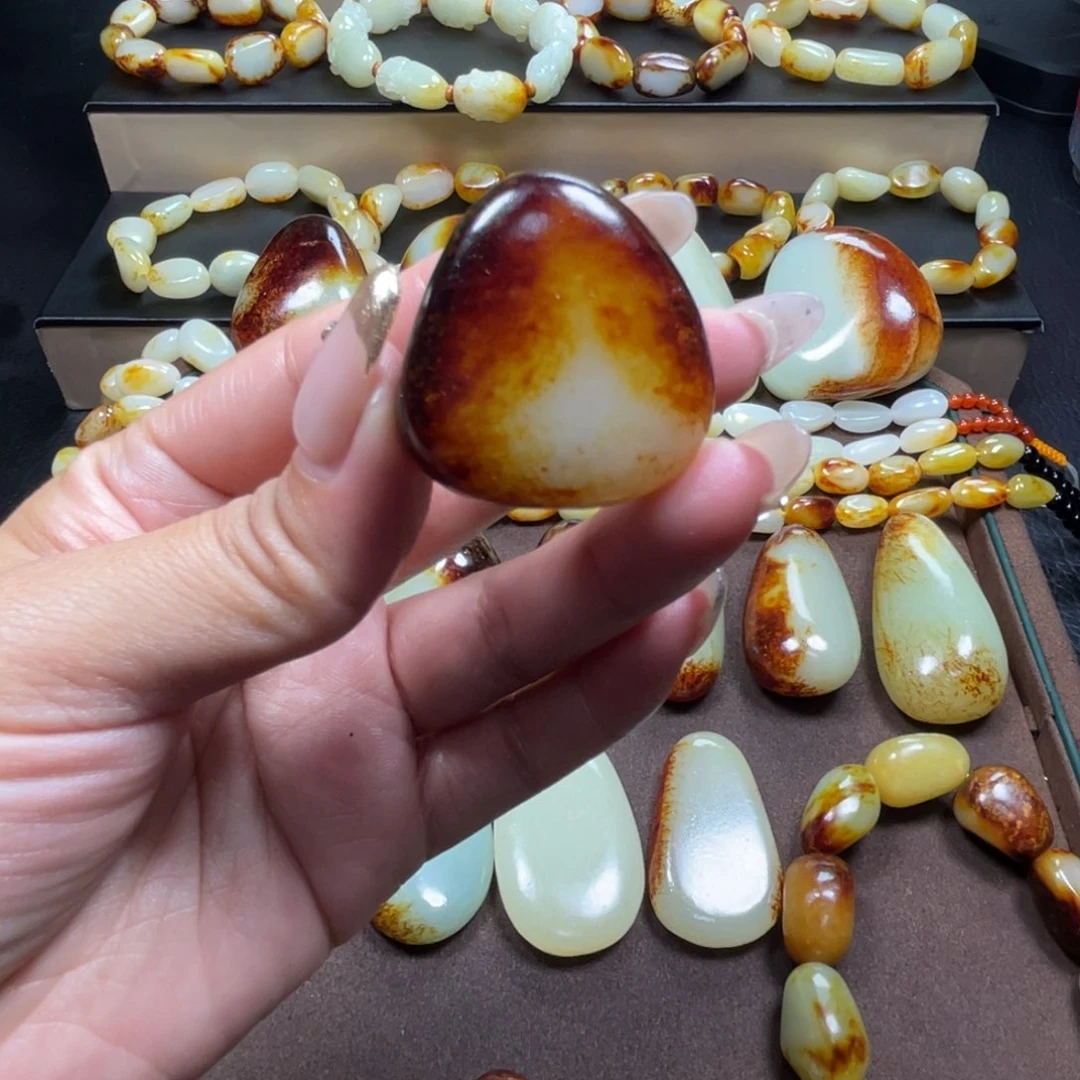 颈饰未镶嵌和田玉