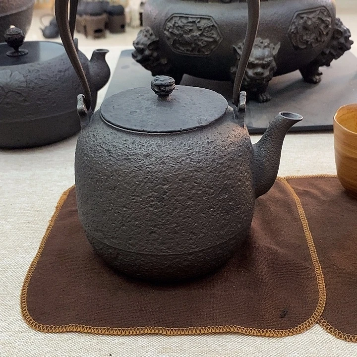 圆柱铁壶砂铁纯手工打造