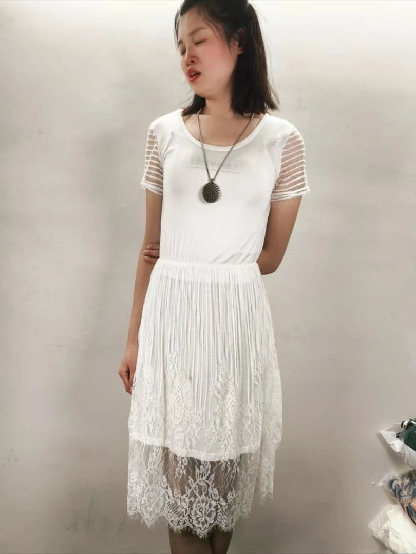 W400   蕾丝连衣裙100斤可穿  默认微瑕 无运费险 接受不了勿拍