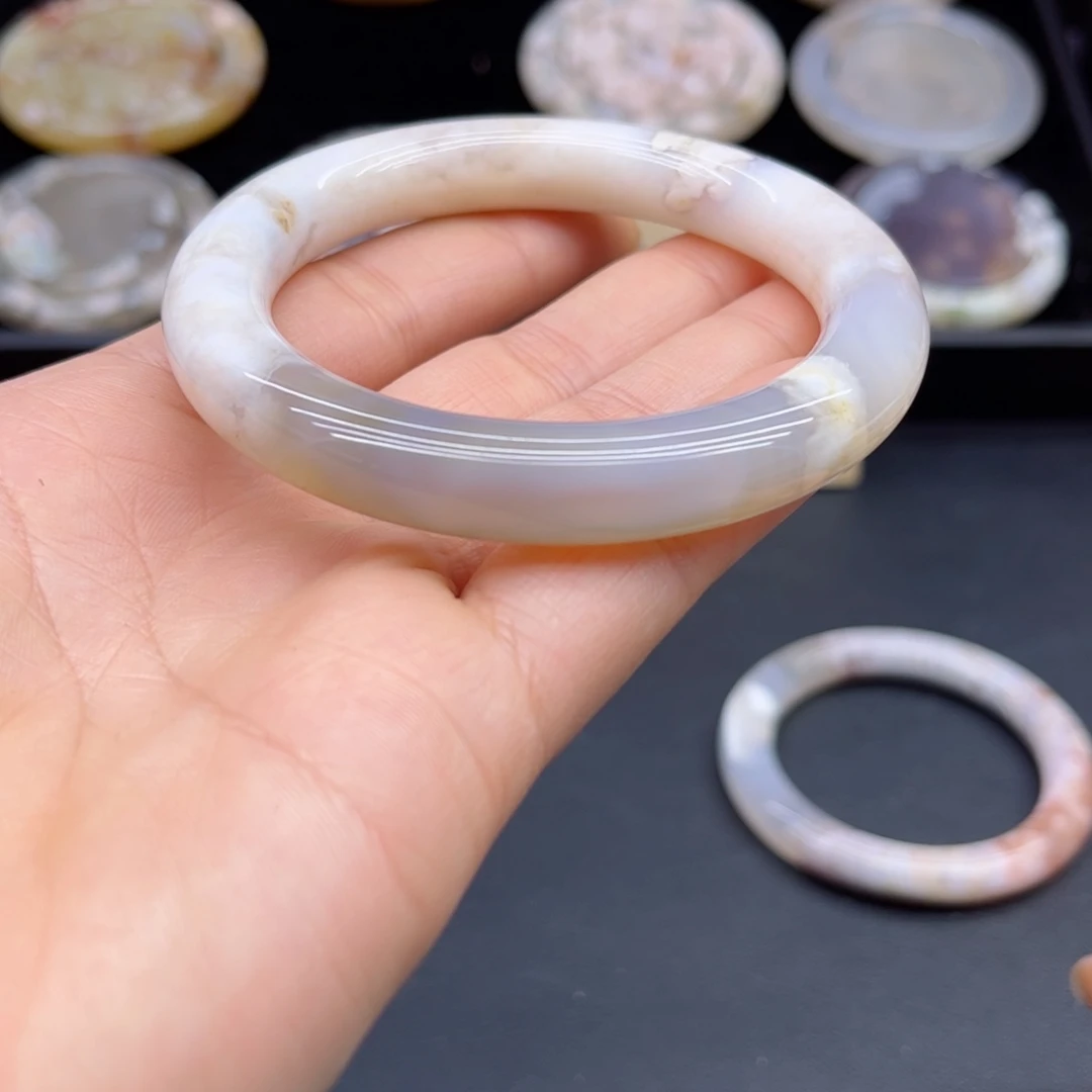 玛瑙/玉髓手镯未镶嵌58