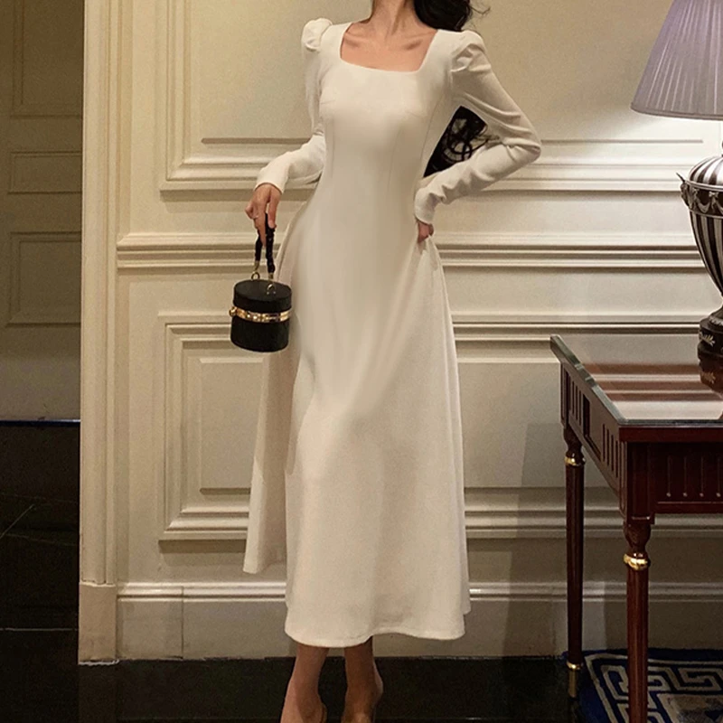 杏色泡泡长袖连衣裙女秋季2025新款小个子法式高级感方领收腰长裙