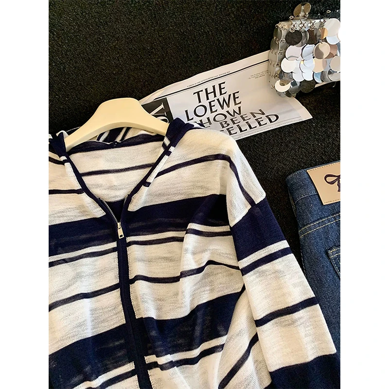 早秋新款休闲连帽双拉链条纹针织开衫修身时尚洋气外套休闲百搭