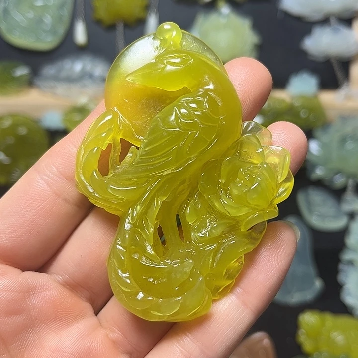 蛇纹石玉未镶嵌颈饰