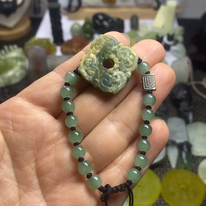 合金蛇纹石玉颈饰