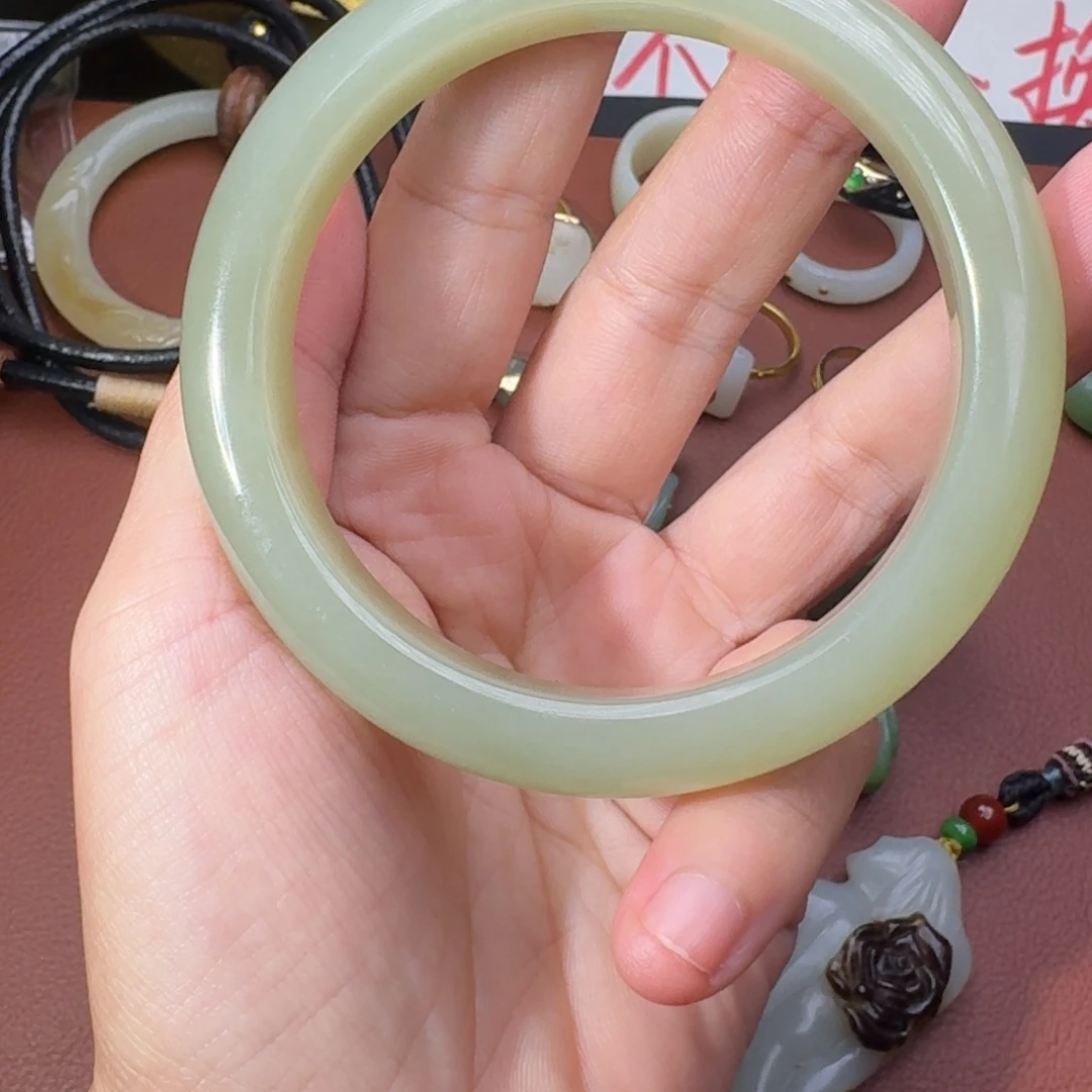 和田玉（糖玉）未镶嵌挂件