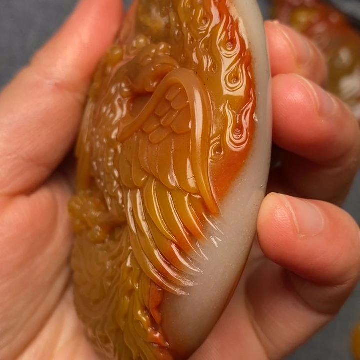 石英质玉（黄龙玉）合金颈饰