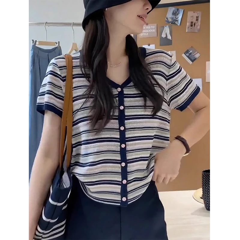 大码法式蓝色条纹V领针织衫短袖t恤女夏季薄款别致设计感小众上衣