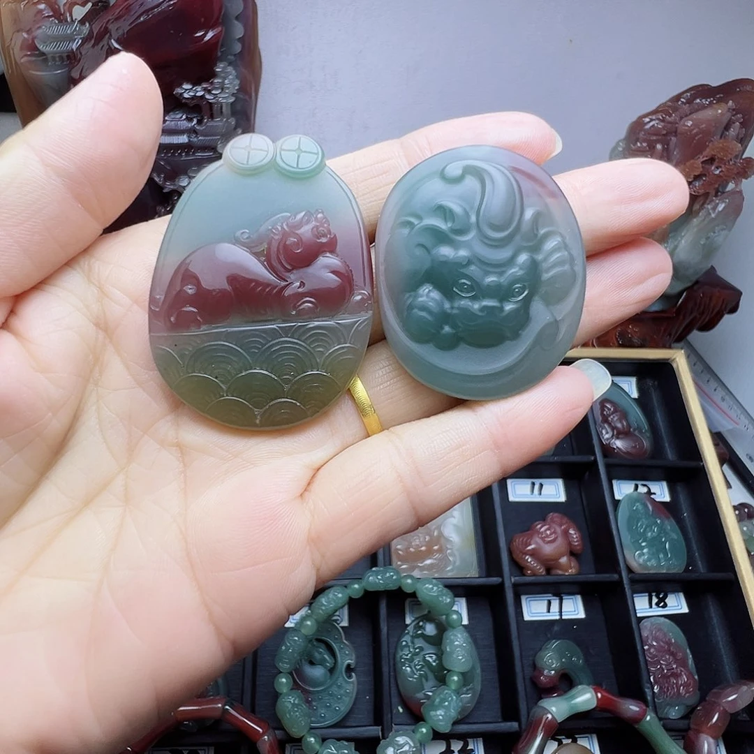 沨***铁合金秦紫玉挂件