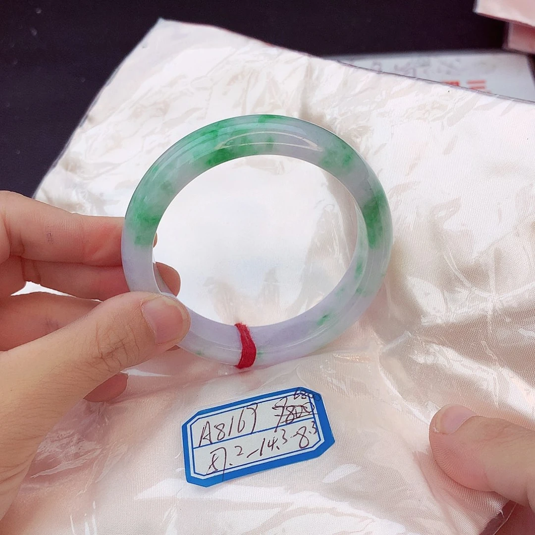 翡翠手镯未镶嵌翡翠