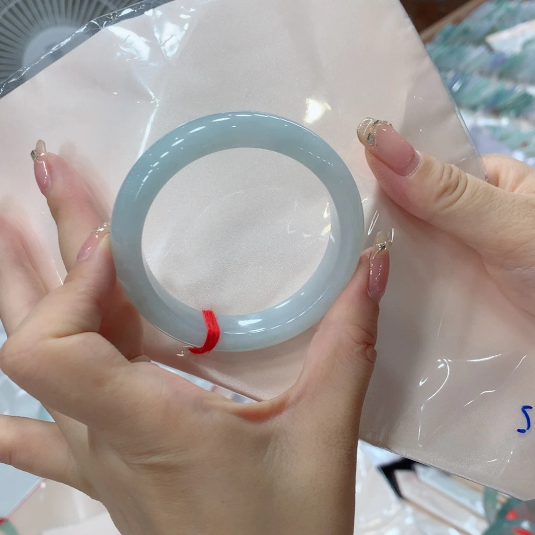 翡翠手镯未镶嵌M****u买断