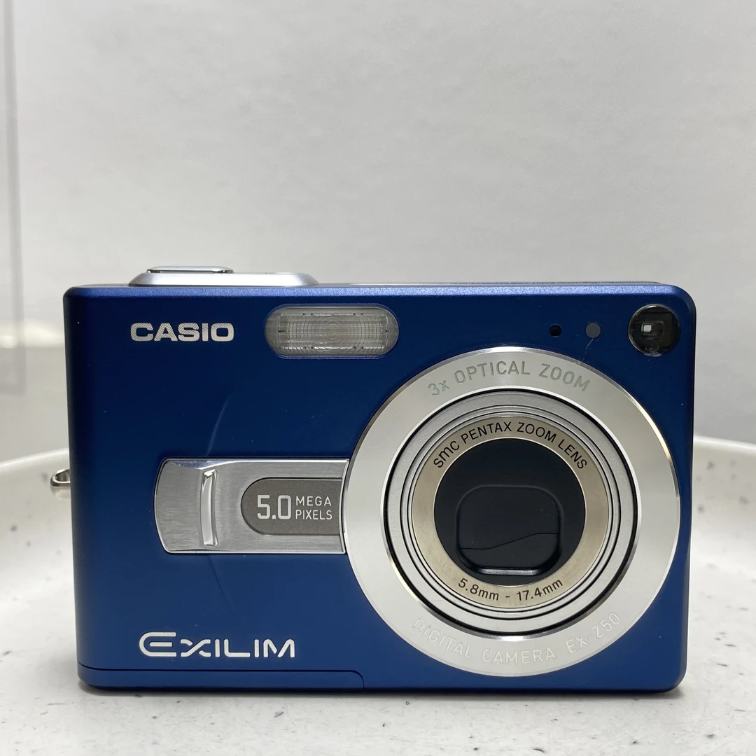 95新 Casio/卡西欧 卡西欧z50冷白柔焦500万像素3倍变焦数码ccd