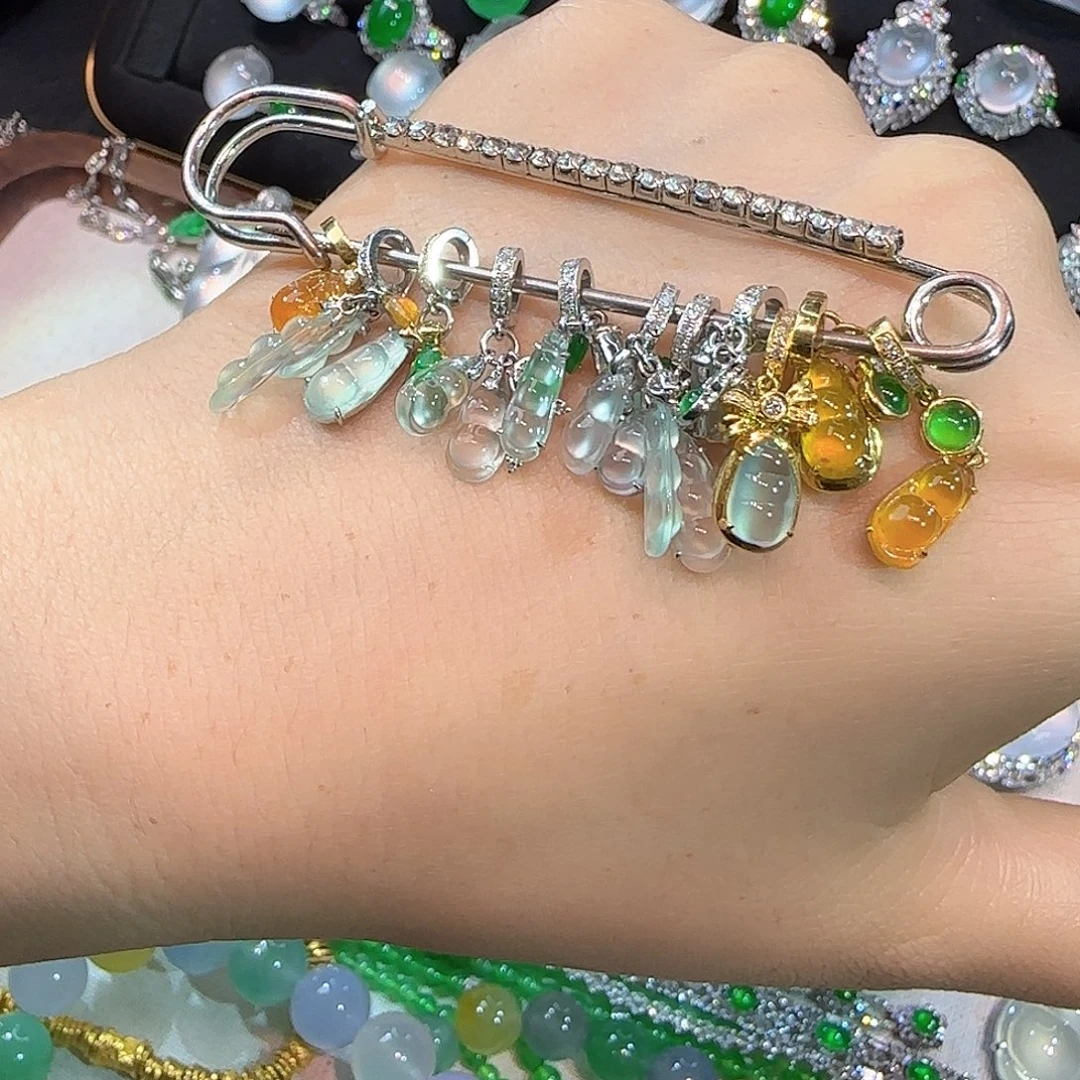 翡翠18K金镶嵌颈饰特价不退不换