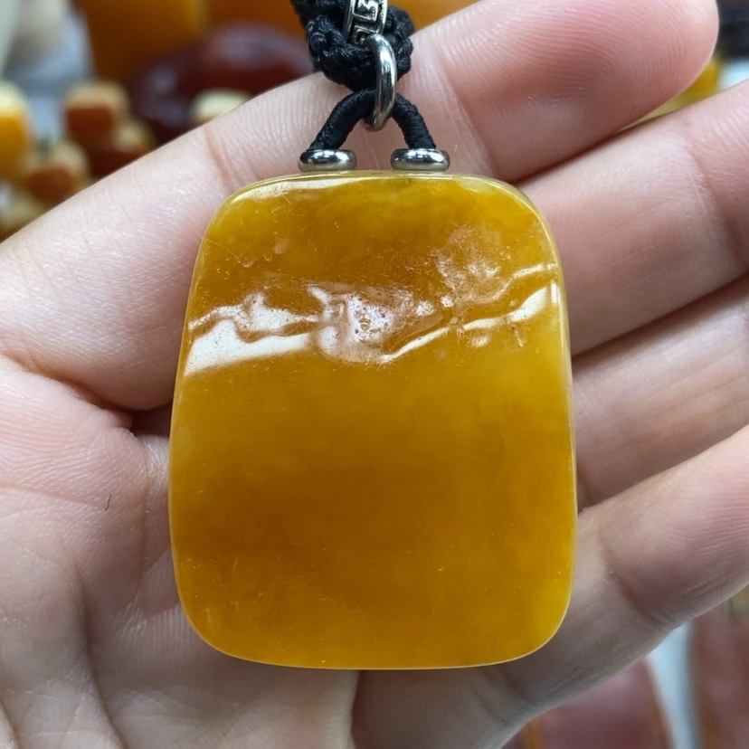 【闪购商品】琥珀颈饰未镶嵌