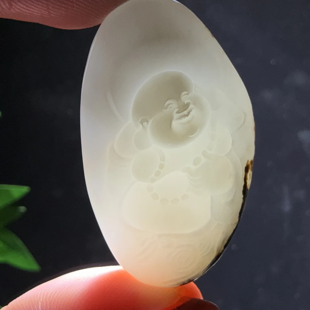 俄籽白玉佛～20克