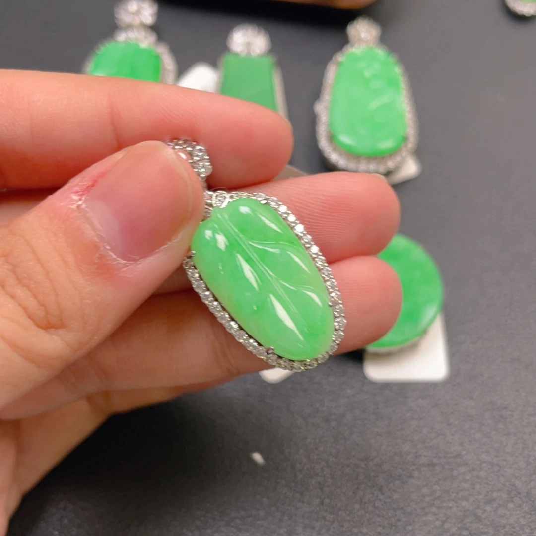 翡翠银S925镶嵌颈饰