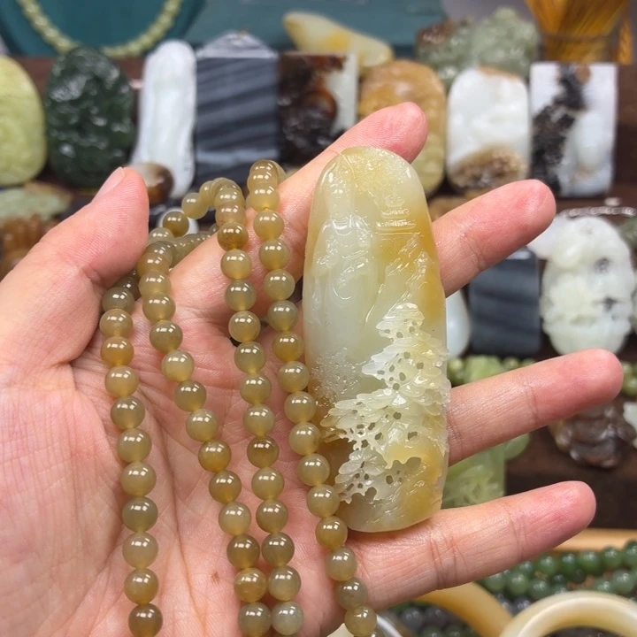 颈饰未镶嵌和田玉
