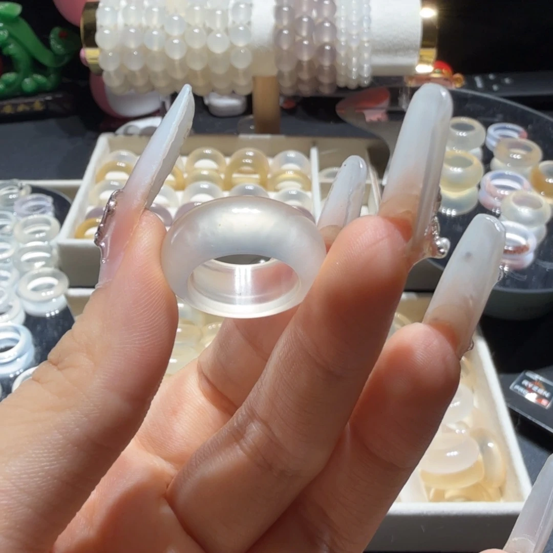 玛瑙/玉髓戒指合金白冰罐 有丝带