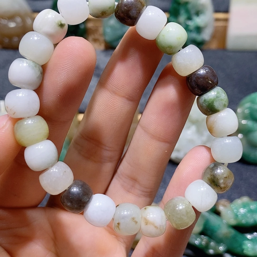 独山玉未镶嵌吊坠