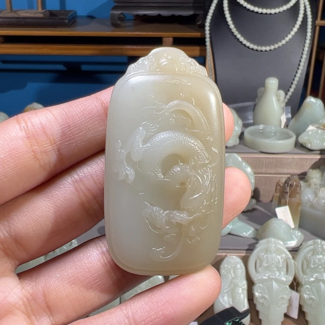 和田玉（糖玉）未镶嵌颈饰
