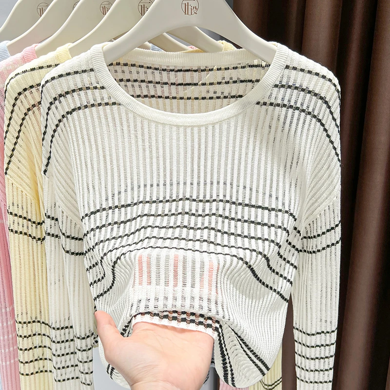 白色圆领冰丝针织条纹罩衫上衣夏季新款长袖薄款宽松打底衫内搭女