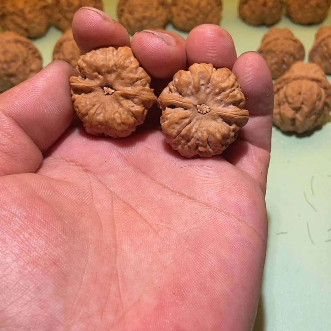 文玩核桃吊坠?蛤蟆头34一对