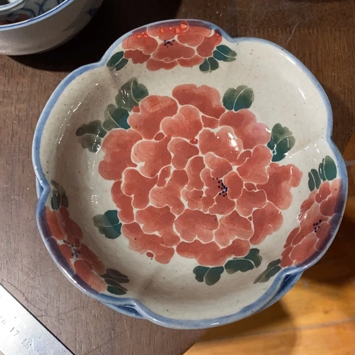 青花瓷景德镇手绘牡丹微瑕碗