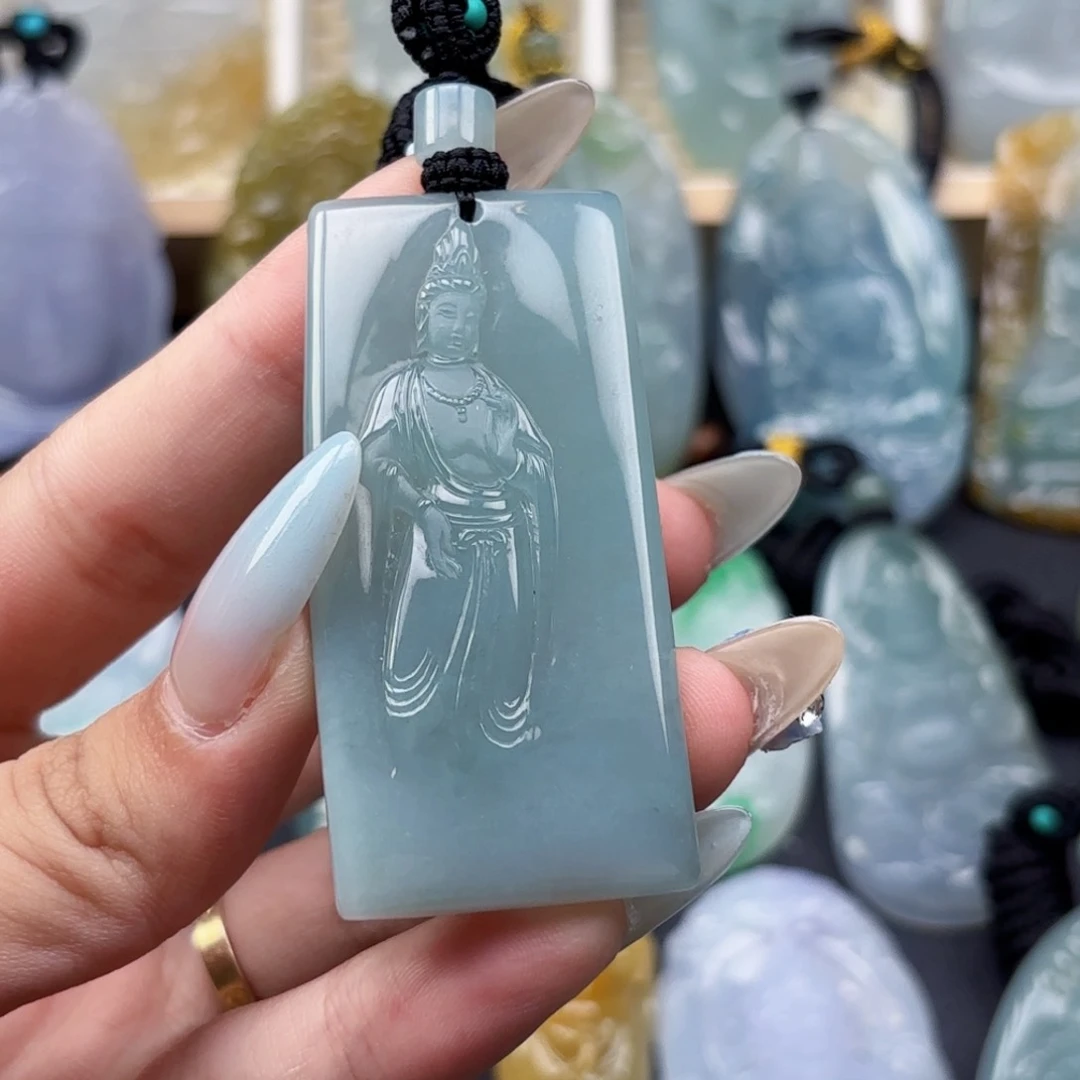 常***龙翡翠未镶嵌颈饰观音