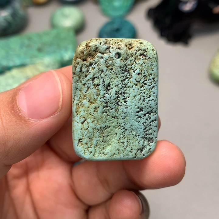 未镶嵌绿松石颈饰