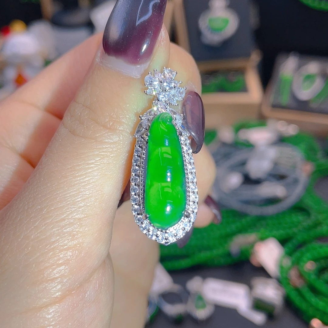 翡翠颈饰未镶嵌豆子吊坠