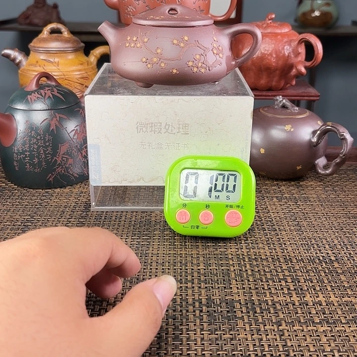 流***氓茶壶紫砂宜兴，岭海隔绝。诸子不闻余耗