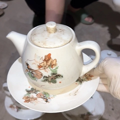 瓷片国营厂库存微瑕单孔