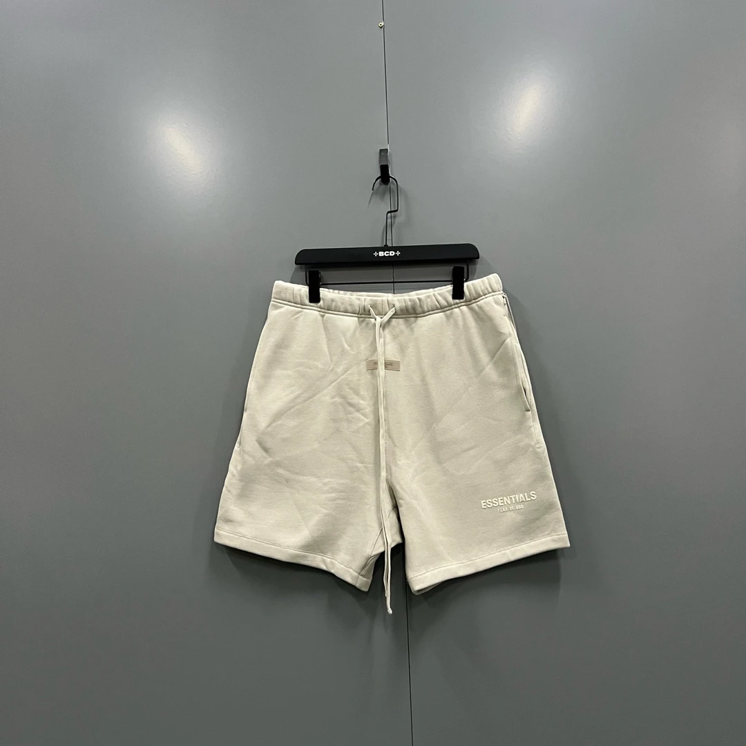 ab114 018543 ESS 米色印花logo抽绳短裤 L码