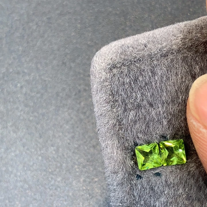 橄榄石未镶嵌笔搁1.5克拉